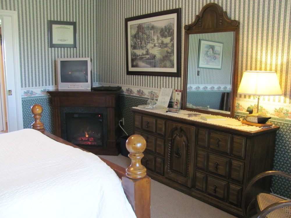Countryside Bed & Breakfast ナイアガラオンザレイク エクステリア 写真